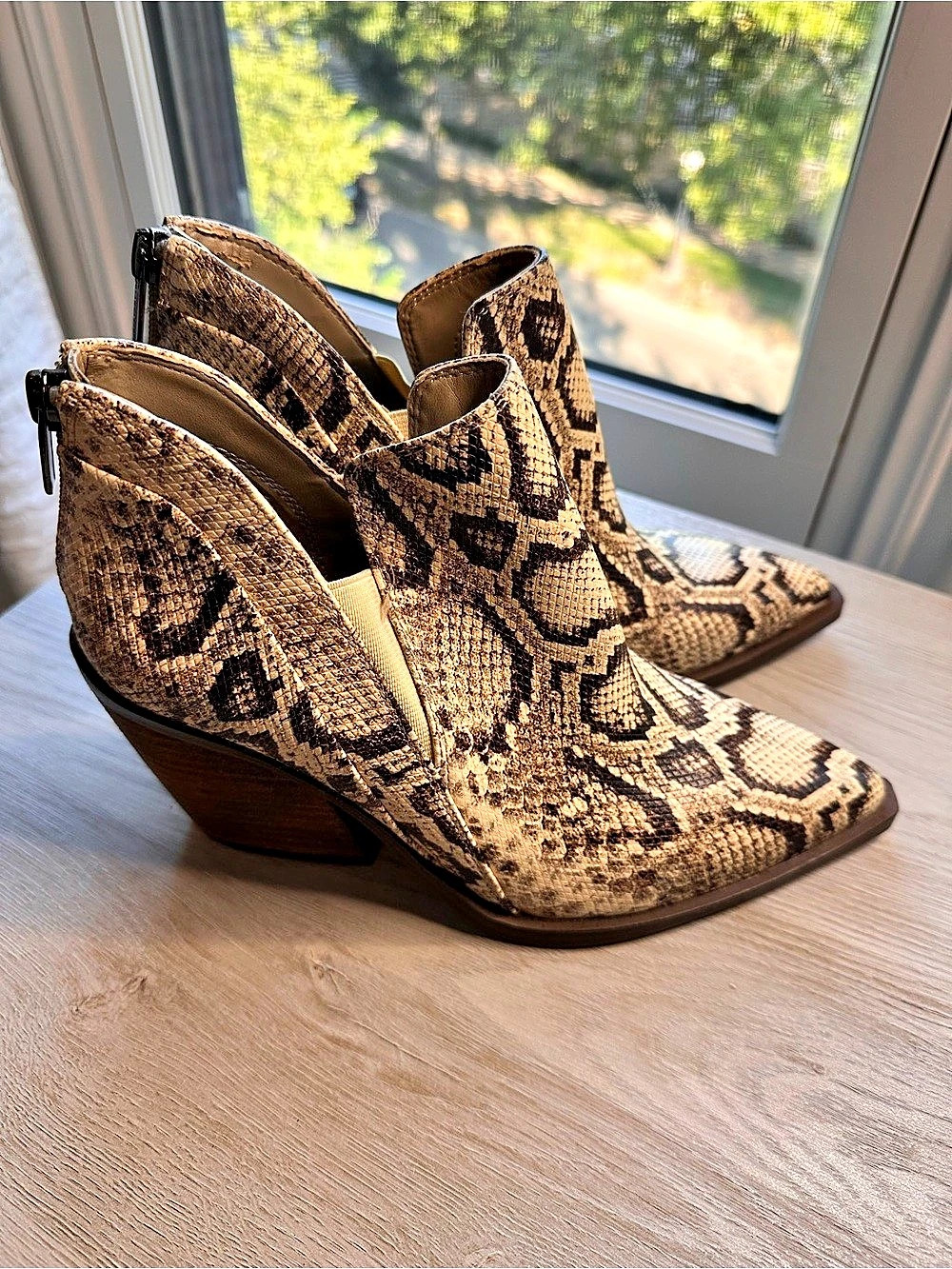Vince Camuto Snake Print Pointed Toe Cutout Booties Size 7.5
